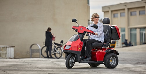 Afikim scootmobiel Breeze S3 model PLUS kleur Rood -inclusief Actieradiuspakket 100KM {{ variant_name }} {{ option1 }} {{ option2 }} kopen bij Hulpmiddeldiscounter