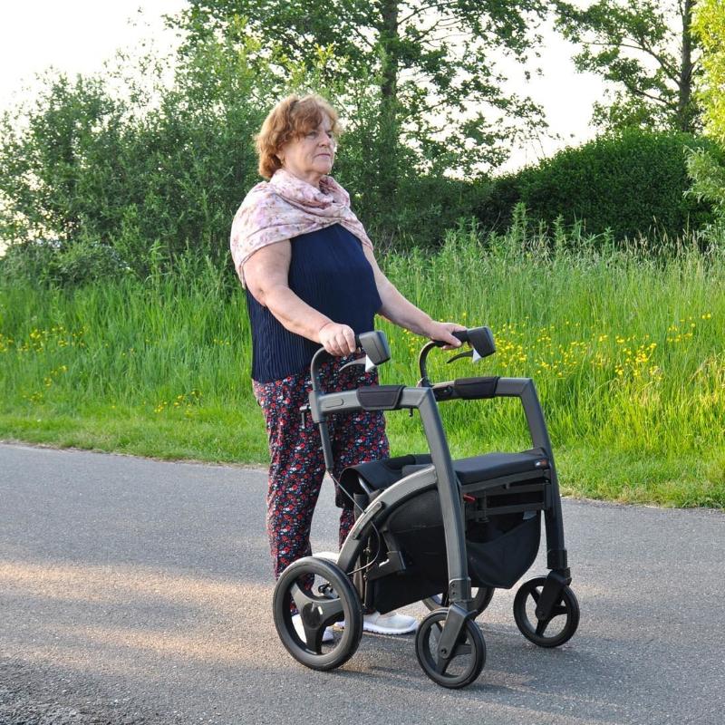 Rollator Met Antifreeze-Systeem-Parkinson-Rollz Motion Rhythm {{ variant_name }} {{ option1 }} {{ option2 }} kopen bij Hulpmiddeldiscounter